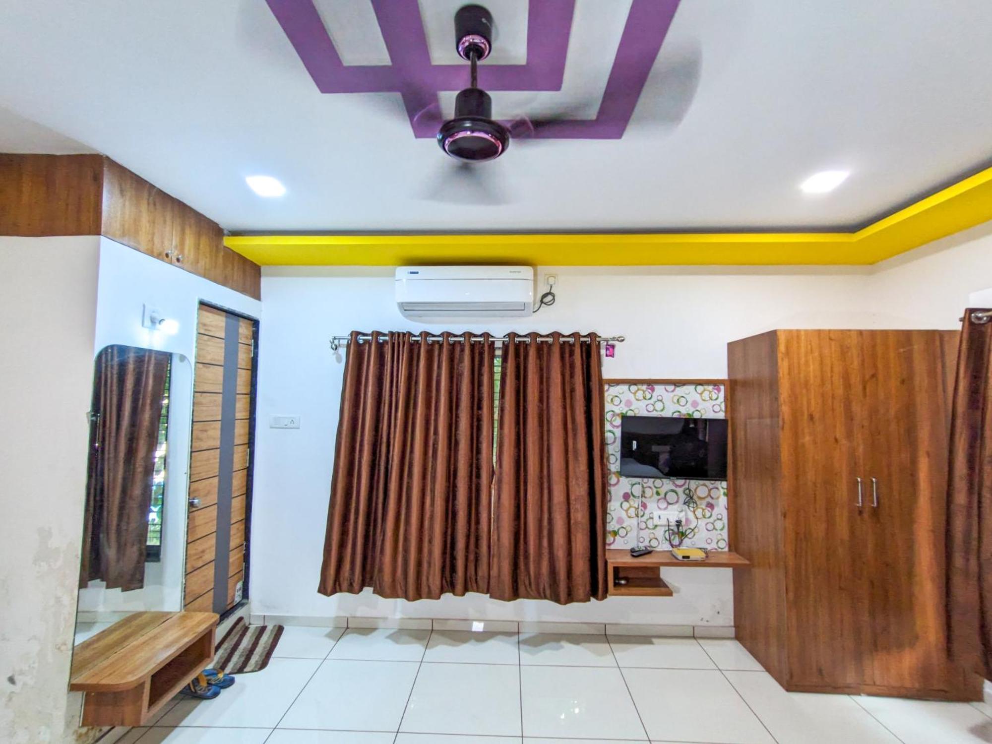 Samrat Homestay Garudeshwar エクステリア 写真